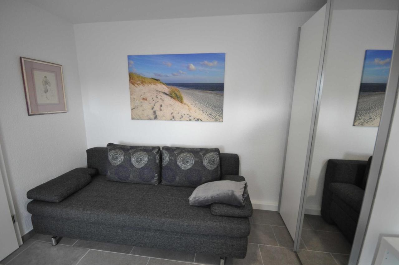 Nr 28 - Ferienwohnung Am Yachthafen Harlesiel Exterior foto